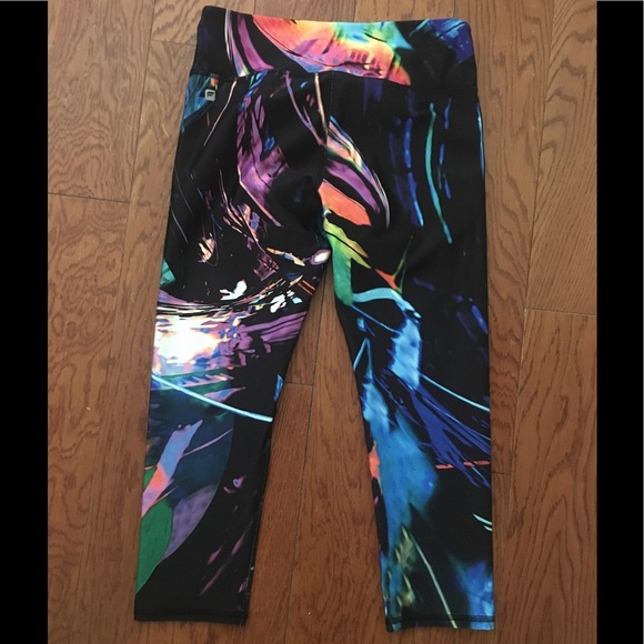 🖤 Fabletics Multicolor Leggings - Like New - Picture 2 of 3